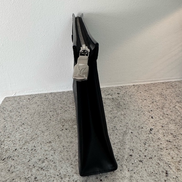 Louis Vuitton Black Pochette Monogram Men's Bag - Picture 5 of 9